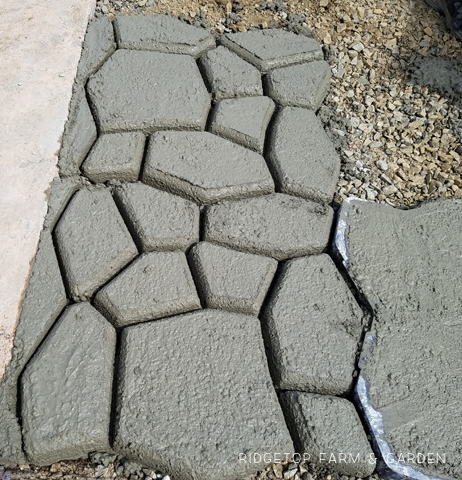 Ridgetop Farm and Garden | DIY Concrete Path |Walkmaker Form